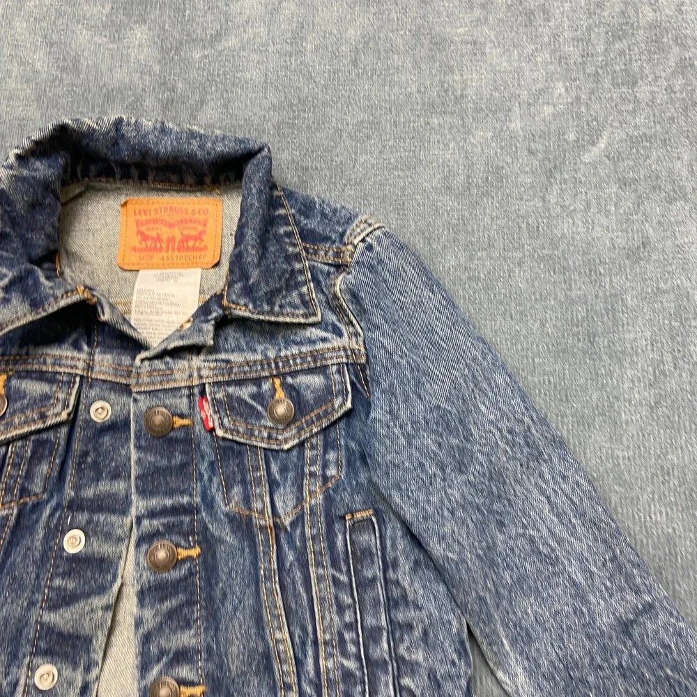 Levi's Trucker Jacket Girls 4XS Blue Denim Chest Pockets Button Front Collared